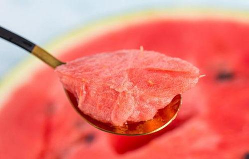 美食吃瓜冰的东西,美食吃瓜冰，清凉一夏尽享美味