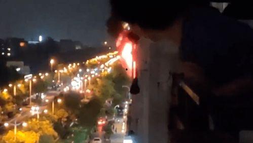 吃瓜着火,一场意外的网络狂欢